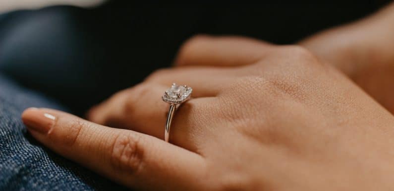A Guide to Cleaning Diamond Rings at Home